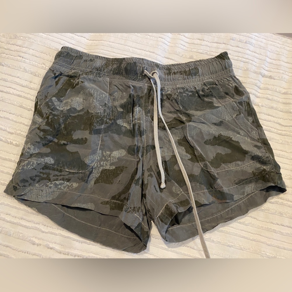 Hard tail brand. Soft/silky grey camo elastic waist draw string shorts